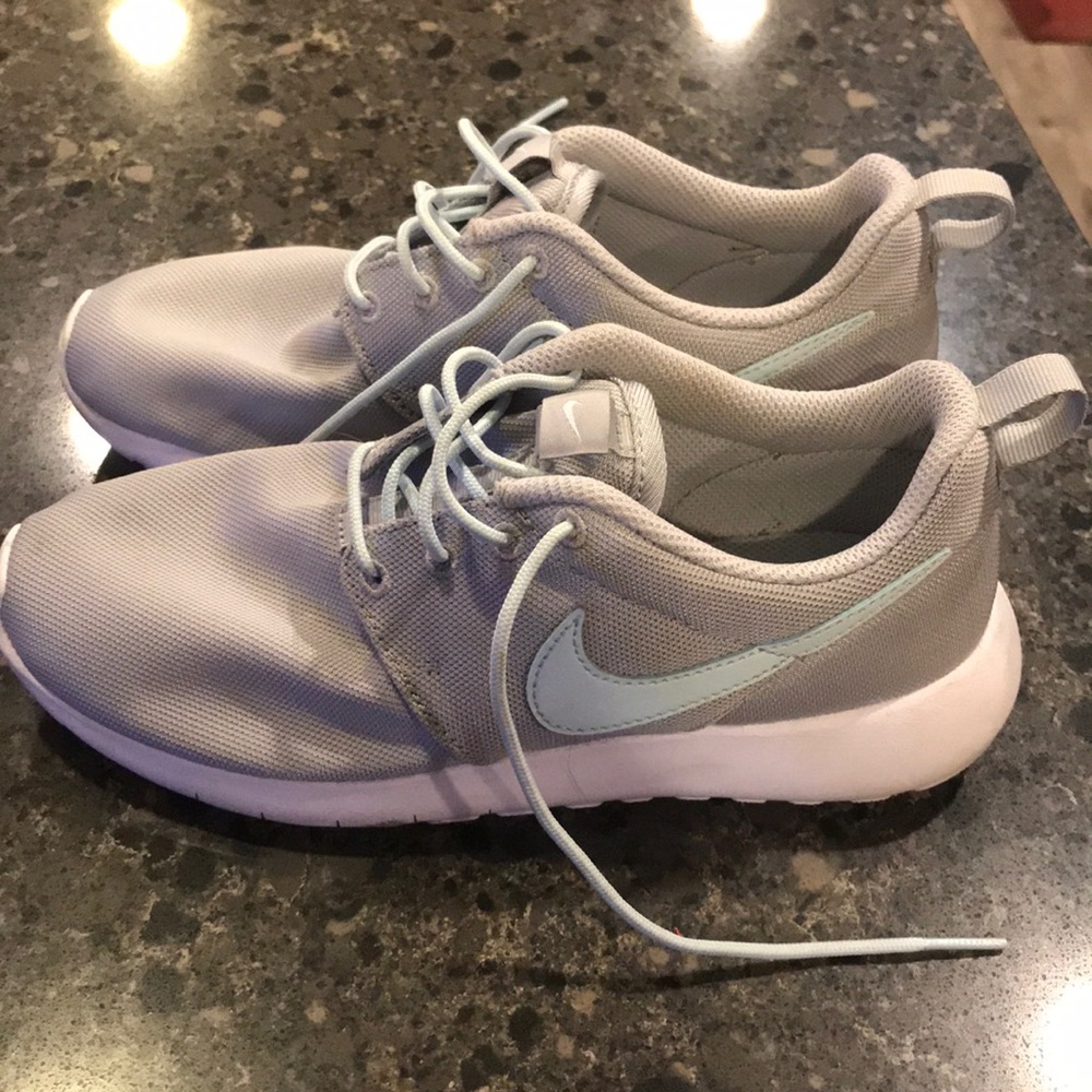 Nike kids Roshe - only been worn handful of times